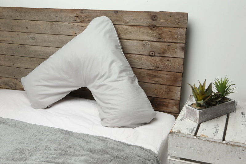 V-pillow with pillowcase in the color of your choice